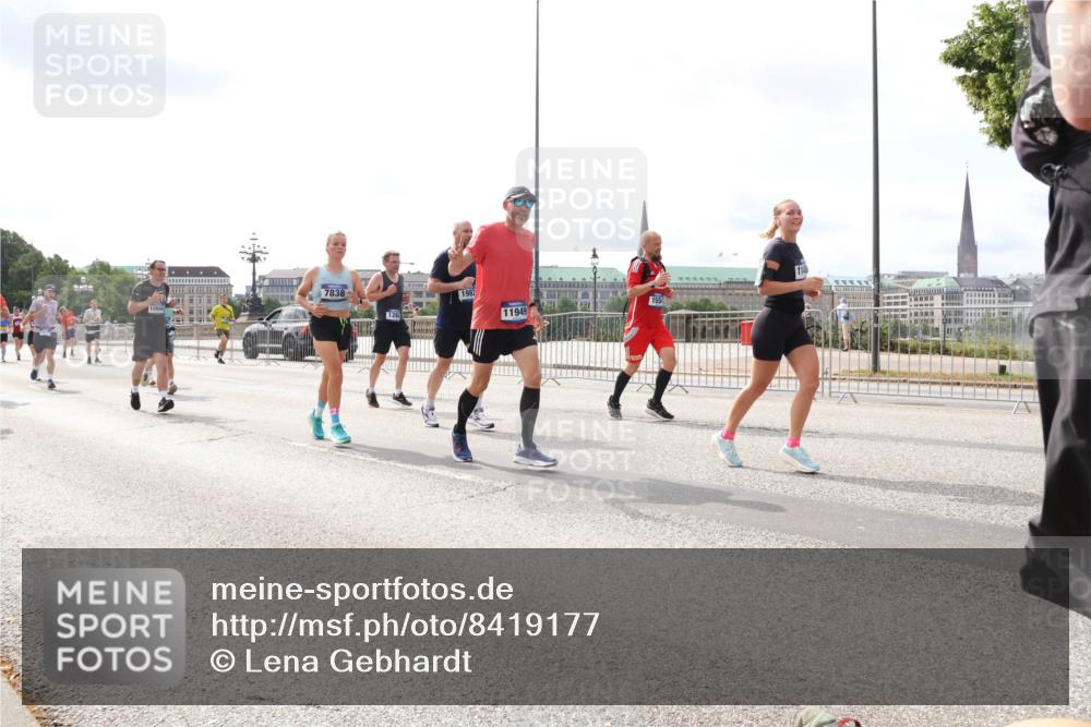 29.06.2025 - hella hamburg halbmarathon Lena Gebhardt http://msf.ph/oto/8419177 29.06.2025 10:18:11 Lombardsbrücke 7838, 11949, 115, 1159, 1160, 1268, 1325, 1554, 1622, 1641, 1749, 1982, 2087, 2094, 2147, 2335, 2634, 2931, 3125, 3138, 3292, 3321, 3482, 3977, 4123, 4710, 4738, 4804, 5004, 5290, 5611, 5733, 5909, 6270, 6332, 7094, 7160, 7641, 7649, 7838, 7882, 7883, 8067, 8128, 8248, 8607, 8799, 9222, 9400, 9539, 9717, 9734, 9798, 9834, 9844, 9964, 10174, 10332, 10509, 10659, 10687, 10908, 12498, 13341 meine-sportfotos.de