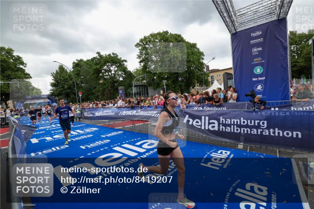 29.06.2025 - hella hamburg halbmarathon Zöllner http://msf.ph/oto/8419207 29.06.2025 10:52:22 Ziel 4140, 4419, 4587, 4837, 5087, 5482, 6164, 7896, 9074, 13211, 13707, 15446, 17773 meine-sportfotos.de