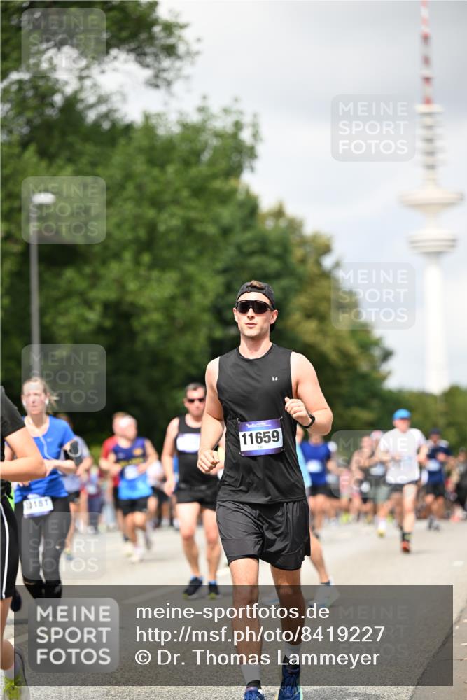 29.06.2025 - hella hamburg halbmarathon Dr. Thomas Lammeyer http://msf.ph/oto/8419227 29.06.2025 10:46:17 Kennedybrücke 1317, 1536, 1648, 2762, 2763, 3459, 3532, 3533, 4329, 4885, 5086, 5432, 5942, 6066, 6137, 6153, 6450, 6719, 6726, 6793, 6846, 6894, 7968, 8004, 8162, 8163, 8300, 8301, 8443, 8586, 9588, 10181, 10483, 10872, 11011, 11017, 11024, 11097, 11098, 11207, 11255, 11437, 11438 meine-sportfotos.de