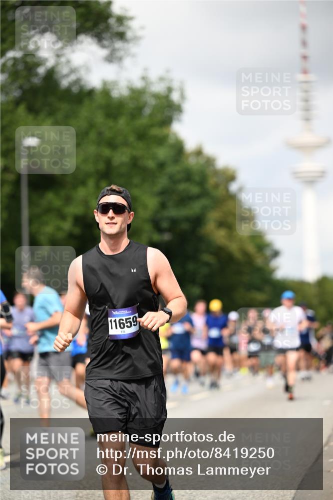 29.06.2025 - hella hamburg halbmarathon Dr. Thomas Lammeyer http://msf.ph/oto/8419250 29.06.2025 10:46:18 Kennedybrücke 1317, 1536, 1648, 2762, 2763, 3459, 3532, 3533, 4329, 4885, 5432, 5942, 6066, 6137, 6153, 6450, 6719, 6726, 6793, 6846, 6894, 7968, 8004, 8162, 8163, 8300, 8301, 8443, 8586, 9588, 10181, 10483, 10872, 11011, 11017, 11024, 11097, 11098, 11207, 11255, 11437, 11438 meine-sportfotos.de