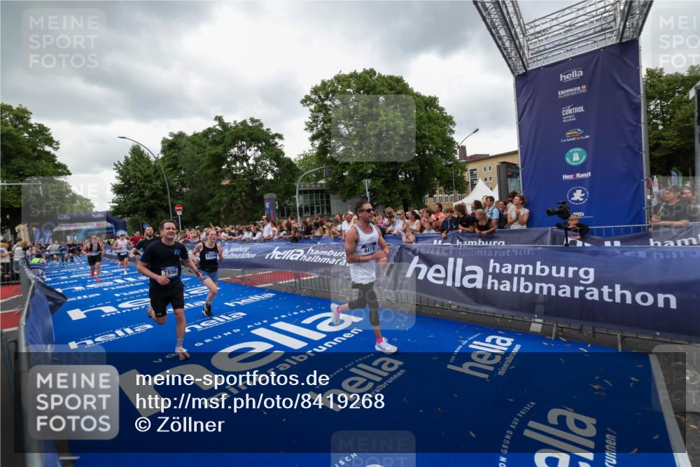 29.06.2025 - hella hamburg halbmarathon Zöllner http://msf.ph/oto/8419268 29.06.2025 10:52:24 Ziel 4140, 4419, 4587, 6164, 7896, 9074, 13211, 13707, 15144, 15446, 17773, 17997 meine-sportfotos.de