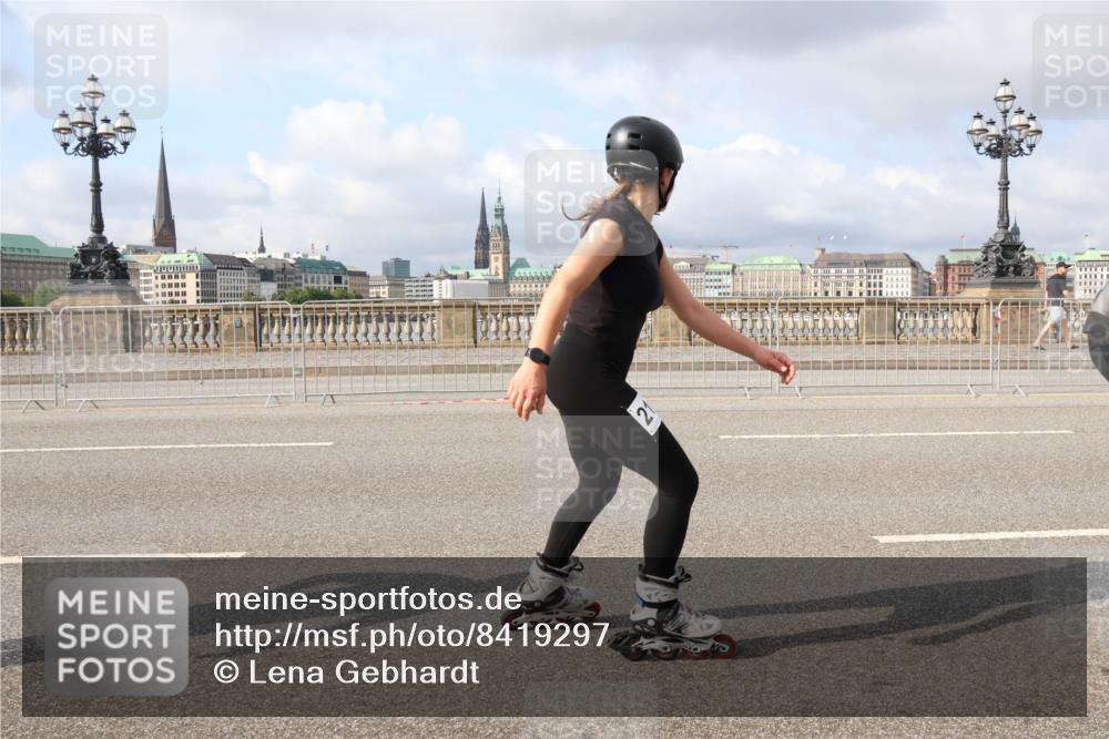 29.06.2025 - hella hamburg halbmarathon Lena Gebhardt http://msf.ph/oto/8419297 29.06.2025 08:57:29 Lombardsbrücke 21 meine-sportfotos.de