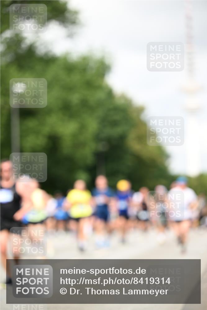 29.06.2025 - hella hamburg halbmarathon Dr. Thomas Lammeyer http://msf.ph/oto/8419314 29.06.2025 10:46:20 Kennedybrücke 1317, 1648, 1712, 2762, 2763, 3459, 3532, 3533, 4329, 4541, 4885, 5432, 5942, 6066, 6137, 6153, 6320, 6450, 6719, 6726, 6793, 6894, 7968, 8004, 8162, 8163, 8300, 8301, 8443, 8586, 8712, 9588, 10181, 10483, 10872, 11011, 11017, 11024, 11097, 11098, 11207, 11255, 11437, 11438 meine-sportfotos.de