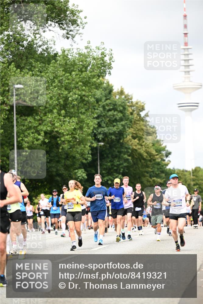 29.06.2025 - hella hamburg halbmarathon Dr. Thomas Lammeyer http://msf.ph/oto/8419321 29.06.2025 10:46:20 Kennedybrücke 1317, 1648, 1712, 2762, 2763, 3459, 3532, 3533, 4329, 4541, 4885, 5432, 5942, 6066, 6137, 6153, 6320, 6450, 6719, 6726, 6793, 6894, 7968, 8004, 8162, 8163, 8300, 8301, 8443, 8586, 8712, 9588, 10181, 10483, 10872, 11011, 11017, 11024, 11097, 11098, 11207, 11255, 11437, 11438 meine-sportfotos.de