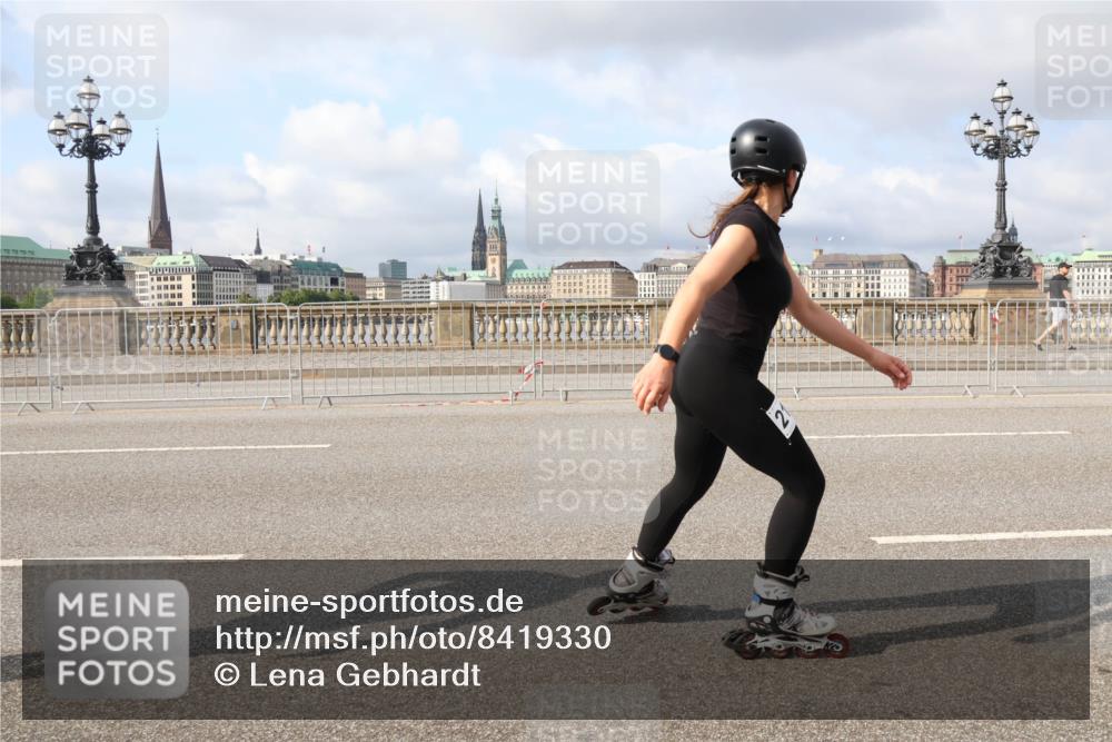 29.06.2025 - hella hamburg halbmarathon Lena Gebhardt http://msf.ph/oto/8419330 29.06.2025 08:57:30 Lombardsbrücke  meine-sportfotos.de