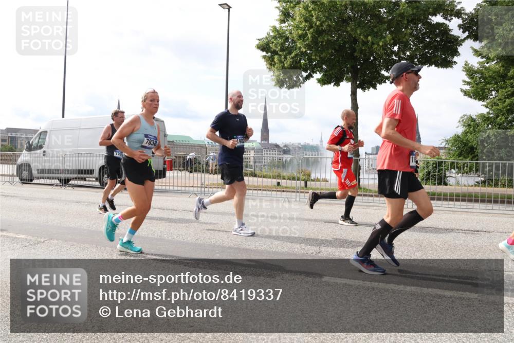 29.06.2025 - hella hamburg halbmarathon Lena Gebhardt http://msf.ph/oto/8419337 29.06.2025 10:18:12 Lombardsbrücke 126, 7838, 1982, 1159, 1160, 1268, 1325, 1554, 1622, 1641, 1982, 2087, 2094, 2147, 2335, 2634, 2931, 3125, 3138, 3321, 3482, 3977, 4123, 4710, 4738, 4804, 5004, 5290, 5611, 5733, 5909, 6270, 6332, 7094, 7160, 7641, 7649, 7838, 7882, 7883, 8067, 8128, 8248, 8607, 8799, 9222, 9400, 9539, 9586, 9717, 9734, 9798, 9834, 9844, 9964, 10174, 10332, 10509, 10659, 10687, 10908, 12498, 13341 meine-sportfotos.de