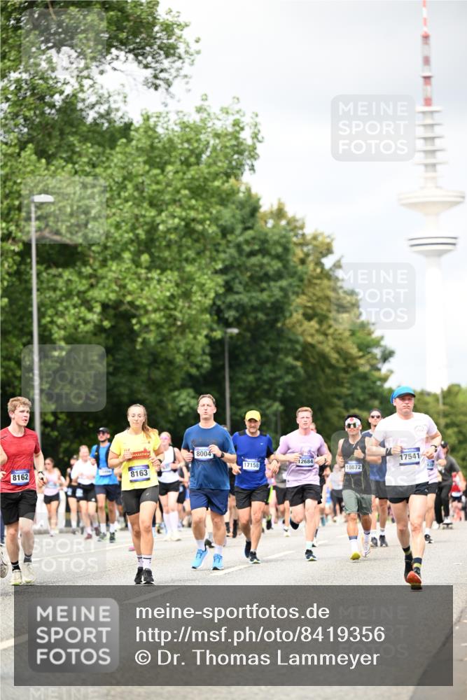 29.06.2025 - hella hamburg halbmarathon Dr. Thomas Lammeyer http://msf.ph/oto/8419356 29.06.2025 10:46:21 Kennedybrücke 1039, 1317, 1648, 1712, 2762, 2763, 3459, 3532, 3533, 4329, 4541, 4885, 5432, 5942, 6066, 6137, 6153, 6320, 6450, 6719, 6726, 6793, 6894, 7968, 8004, 8162, 8163, 8443, 8586, 8712, 9588, 10181, 10483, 10872, 11011, 11017, 11024, 11097, 11098, 11207, 11255, 11437 meine-sportfotos.de