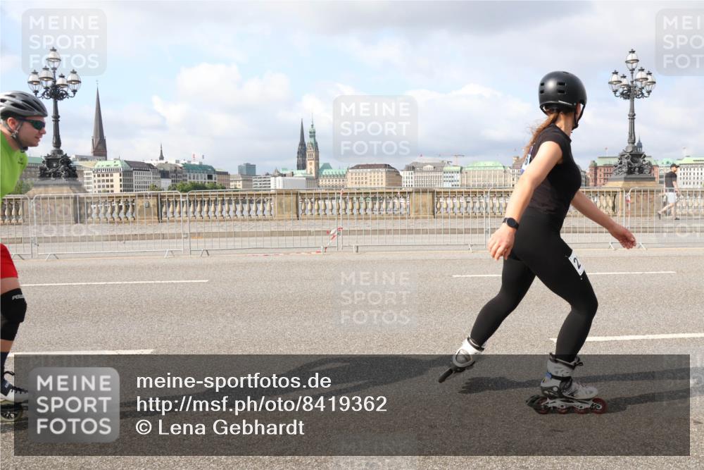 29.06.2025 - hella hamburg halbmarathon Lena Gebhardt http://msf.ph/oto/8419362 29.06.2025 08:57:30 Lombardsbrücke  meine-sportfotos.de