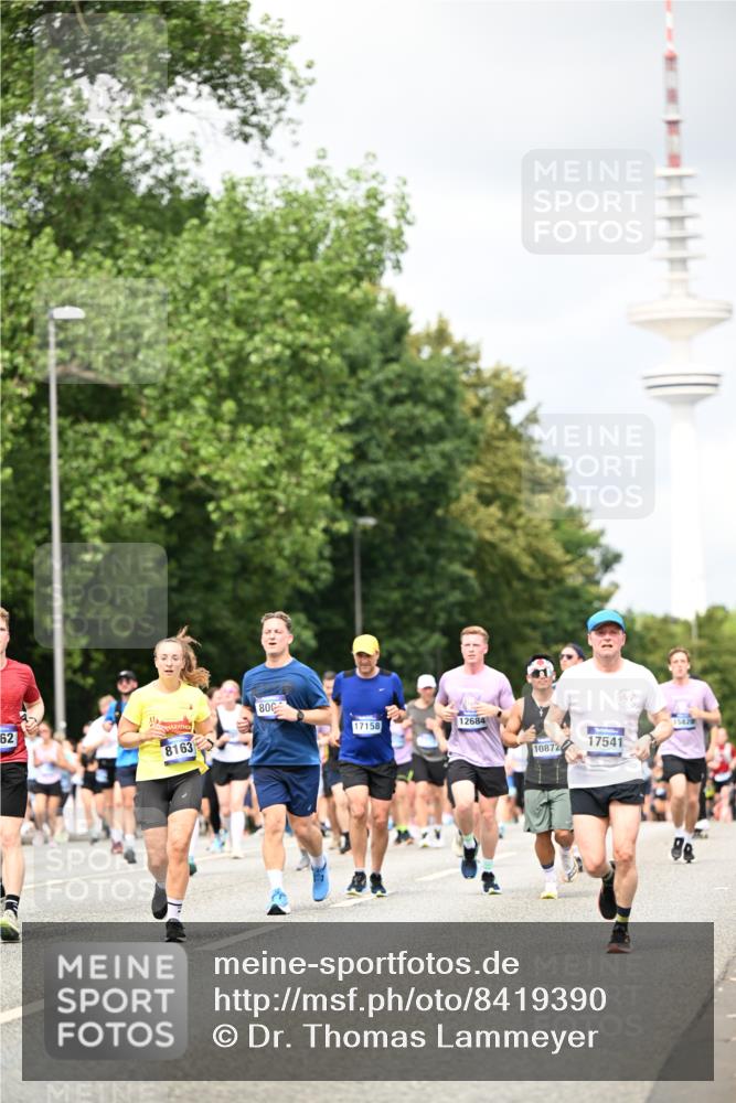 29.06.2025 - hella hamburg halbmarathon Dr. Thomas Lammeyer http://msf.ph/oto/8419390 29.06.2025 10:46:22 Kennedybrücke 1039, 1317, 1648, 1712, 2762, 2763, 2974, 3459, 3532, 3533, 4329, 4541, 4885, 5432, 5671, 5942, 6066, 6137, 6153, 6320, 6450, 6719, 6726, 6793, 7968, 8004, 8162, 8163, 8443, 8586, 8712, 9588, 10181, 10483, 10872, 11011, 11017, 11024, 11097, 11098, 11207, 11255 meine-sportfotos.de