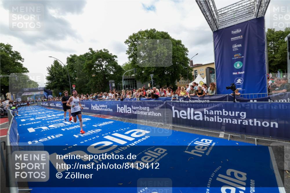 29.06.2025 - hella hamburg halbmarathon Zöllner http://msf.ph/oto/8419412 29.06.2025 10:30:23 Ziel 10173, 12691 meine-sportfotos.de