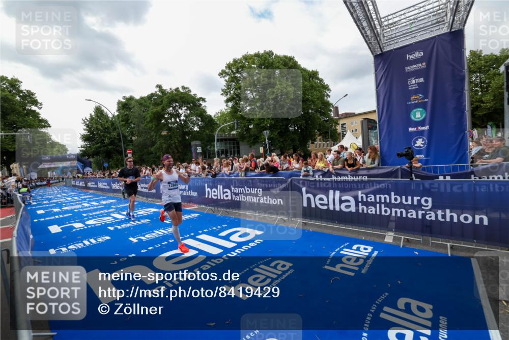 29.06.2025 - hella hamburg halbmarathon Zöllner http://msf.ph/oto/8419429 29.06.2025 10:30:24 Ziel 10173, 12691 meine-sportfotos.de