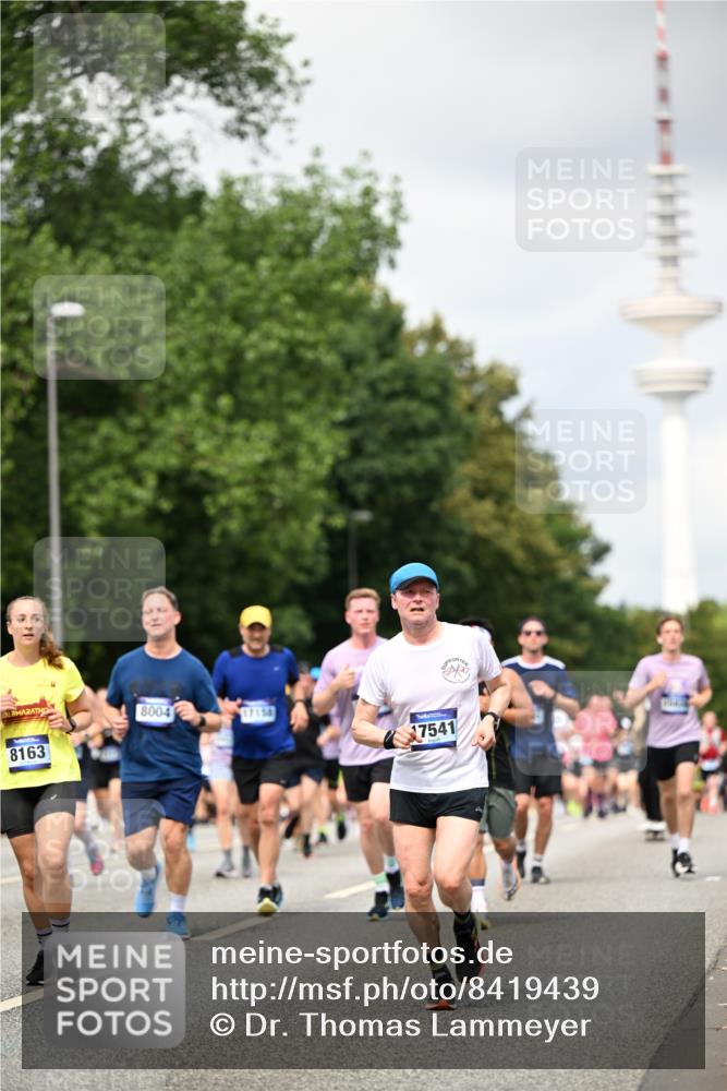 29.06.2025 - hella hamburg halbmarathon Dr. Thomas Lammeyer http://msf.ph/oto/8419439 29.06.2025 10:46:24 Kennedybrücke 1039, 1317, 1648, 1712, 2762, 2763, 2974, 3326, 3459, 3532, 3568, 4329, 4541, 4885, 5432, 5671, 5942, 6066, 6137, 6153, 6320, 6450, 6719, 6726, 6793, 7968, 8004, 8162, 8163, 8443, 8712, 9588, 10181, 10483, 10872, 11011, 11017, 11097, 11098, 11207, 11255 meine-sportfotos.de