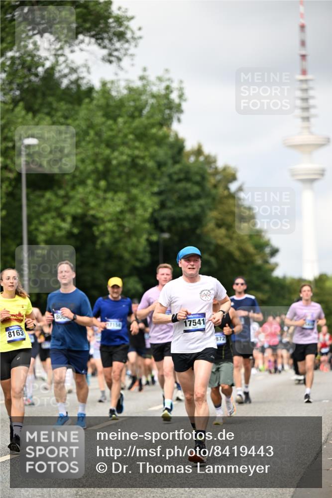 29.06.2025 - hella hamburg halbmarathon Dr. Thomas Lammeyer http://msf.ph/oto/8419443 29.06.2025 10:46:24 Kennedybrücke 1039, 1317, 1648, 1712, 2762, 2763, 2974, 3326, 3459, 3532, 3568, 4329, 4541, 4885, 5432, 5671, 5942, 6066, 6137, 6153, 6320, 6450, 6719, 6726, 6793, 7968, 8004, 8162, 8163, 8443, 8712, 9588, 10181, 10483, 10872, 11011, 11017, 11097, 11098, 11207, 11255 meine-sportfotos.de