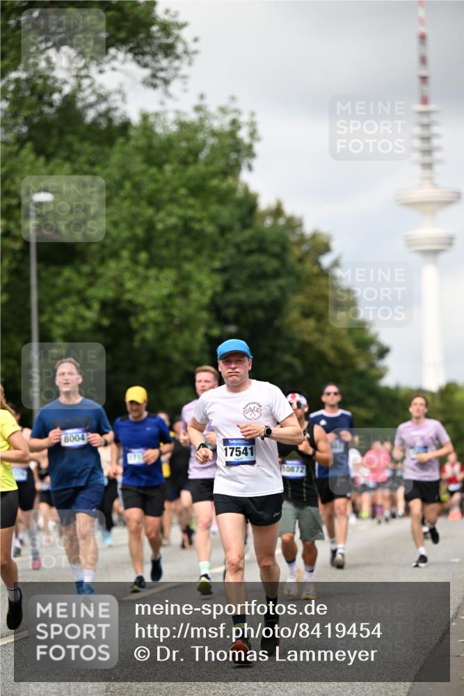 29.06.2025 - hella hamburg halbmarathon Dr. Thomas Lammeyer http://msf.ph/oto/8419454 29.06.2025 10:46:25 Kennedybrücke 1039, 1648, 1712, 2762, 2763, 2974, 3326, 3459, 3568, 4329, 4541, 4885, 5432, 5671, 5942, 6066, 6137, 6153, 6320, 6450, 6719, 6726, 6793, 7968, 8004, 8162, 8163, 8712, 9588, 10181, 10483, 10872, 11011, 11017, 11097, 11098, 11207, 11255 meine-sportfotos.de