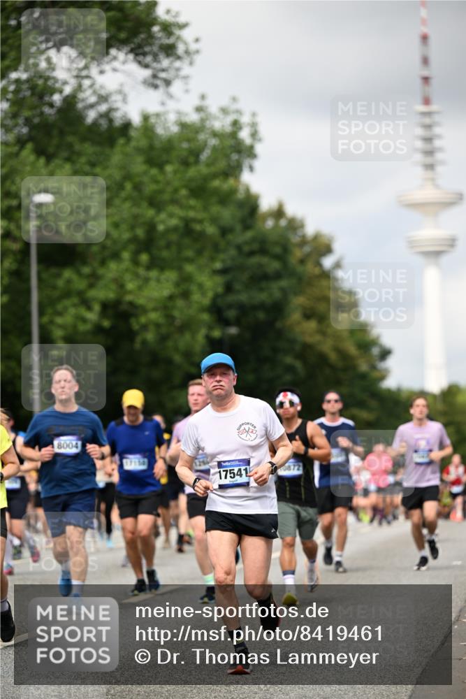29.06.2025 - hella hamburg halbmarathon Dr. Thomas Lammeyer http://msf.ph/oto/8419461 29.06.2025 10:46:25 Kennedybrücke 1039, 1648, 1712, 2762, 2763, 2974, 3326, 3459, 3568, 4329, 4541, 4885, 5432, 5671, 5942, 6066, 6137, 6153, 6320, 6450, 6719, 6726, 6793, 7968, 8004, 8162, 8163, 8712, 9588, 10181, 10483, 10872, 11011, 11017, 11097, 11098, 11207, 11255 meine-sportfotos.de
