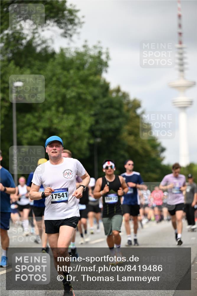 29.06.2025 - hella hamburg halbmarathon Dr. Thomas Lammeyer http://msf.ph/oto/8419486 29.06.2025 10:46:26 Kennedybrücke 1039, 1648, 1712, 2762, 2763, 2974, 3326, 3459, 3568, 4329, 4541, 4885, 5432, 5671, 5942, 6066, 6137, 6153, 6320, 6450, 6719, 6726, 6793, 7022, 7023, 7968, 8004, 8162, 8163, 8712, 9588, 10181, 10872, 11011, 11017, 11098, 11207, 11255 meine-sportfotos.de