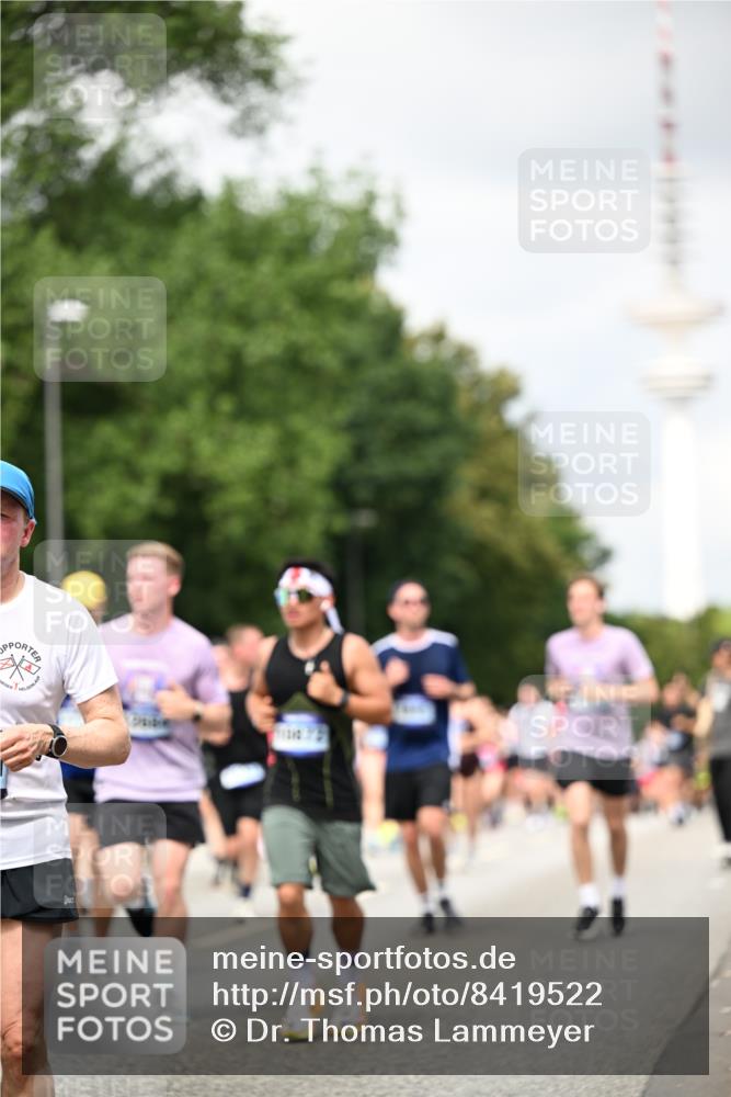 29.06.2025 - hella hamburg halbmarathon Dr. Thomas Lammeyer http://msf.ph/oto/8419522 29.06.2025 10:46:27 Kennedybrücke 1039, 1648, 1712, 2762, 2763, 2974, 3276, 3326, 3459, 3568, 4329, 4541, 4885, 5432, 5671, 5942, 6066, 6137, 6153, 6320, 6450, 6726, 6793, 7022, 7023, 7968, 8004, 8162, 8163, 8712, 9588, 10181, 10872, 11011, 11017, 11098, 11207, 11255 meine-sportfotos.de