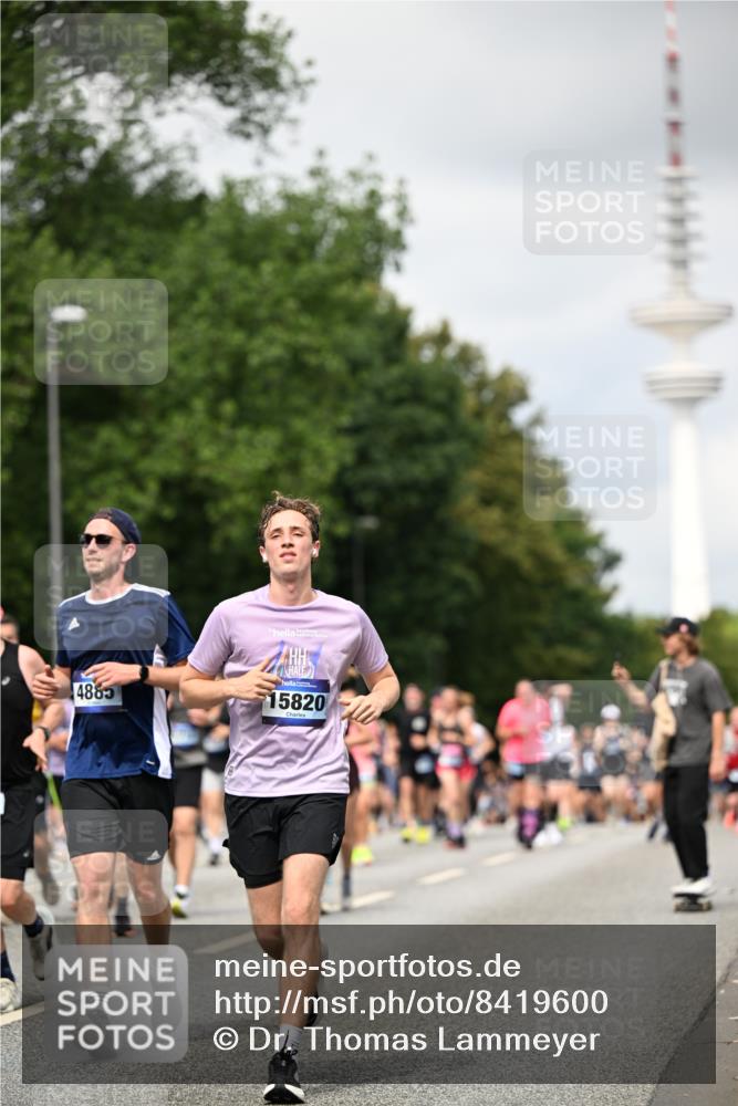 29.06.2025 - hella hamburg halbmarathon Dr. Thomas Lammeyer http://msf.ph/oto/8419600 29.06.2025 10:46:30 Kennedybrücke 1039, 1648, 1712, 2069, 2974, 3276, 3326, 3459, 3568, 4329, 4385, 4541, 4735, 4736, 4885, 5432, 5671, 5942, 6137, 6153, 6320, 6450, 6726, 7022, 7023, 7968, 8004, 8014, 8162, 8163, 8712, 9588, 10181, 10532, 10872, 11011, 11017, 11098 meine-sportfotos.de