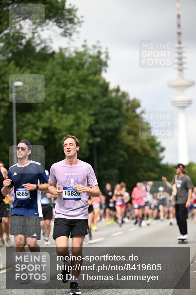 29.06.2025 - hella hamburg halbmarathon Dr. Thomas Lammeyer http://msf.ph/oto/8419605 29.06.2025 10:46:30 Kennedybrücke 1039, 1648, 1712, 2069, 2974, 3276, 3326, 3459, 3568, 4329, 4385, 4541, 4735, 4736, 4885, 5432, 5671, 5942, 6137, 6153, 6320, 6450, 6726, 7022, 7023, 7968, 8004, 8014, 8162, 8163, 8712, 9588, 10181, 10532, 10872, 11011, 11017, 11098 meine-sportfotos.de