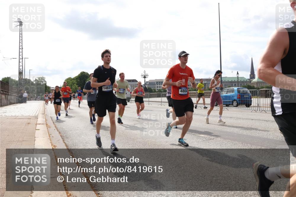 29.06.2025 - hella hamburg halbmarathon Lena Gebhardt http://msf.ph/oto/8419615 29.06.2025 10:18:14 Lombardsbrücke 12939, 14831, 518, 15182, 49844, 4804, 1159, 1160, 1234, 1268, 1325, 1554, 1622, 1641, 1820, 1982, 2087, 2147, 2335, 2634, 2931, 3125, 3138, 3321, 3482, 3977, 4123, 4710, 4738, 4804, 5004, 5290, 5611, 5733, 5909, 6270, 6332, 7094, 7160, 7641, 7649, 7838, 7882, 7883, 8067, 8128, 8248, 8341, 8607, 8799, 9222, 9400, 9539, 9586, 9658, 9717, 9734, 9748, 9798, 9834, 9844, 9964, 10174, 10332, 10509, 10659, 10687, 10908, 12498, 13341 meine-sportfotos.de