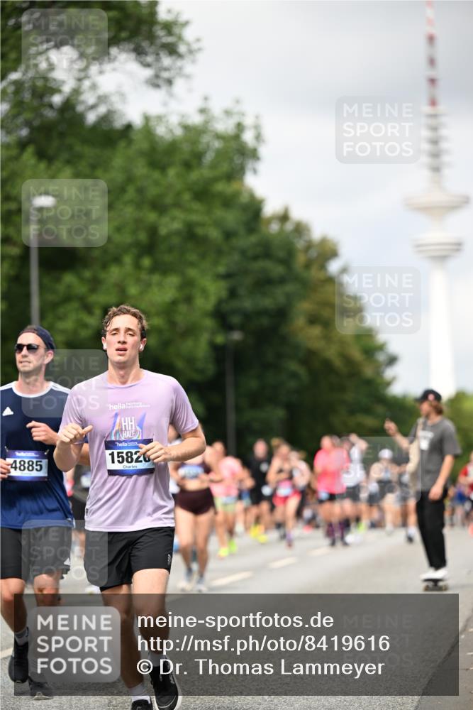 29.06.2025 - hella hamburg halbmarathon Dr. Thomas Lammeyer http://msf.ph/oto/8419616 29.06.2025 10:46:30 Kennedybrücke 1039, 1648, 1712, 2069, 2974, 3276, 3326, 3459, 3568, 4329, 4385, 4541, 4735, 4736, 4885, 5432, 5671, 5942, 6137, 6153, 6320, 6450, 6726, 7022, 7023, 7968, 8004, 8014, 8162, 8163, 8712, 9588, 10181, 10532, 10872, 11011, 11017, 11098 meine-sportfotos.de