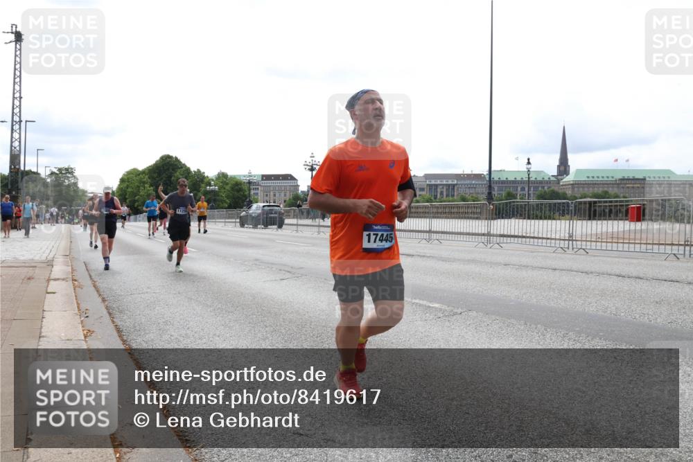 29.06.2025 - hella hamburg halbmarathon Lena Gebhardt http://msf.ph/oto/8419617 29.06.2025 10:27:25 Lombardsbrücke 11256, 17445, 1530, 1793, 2306, 2775, 3389, 4358, 4372, 5285, 5494, 5495, 5707, 5825, 6214, 6259, 6637, 7234, 7314, 7764, 7944, 7978, 8056, 8085, 8281, 9349, 10077, 10158, 10412, 10413, 10465, 11110, 11256, 11766, 12500, 13462, 14020, 14021, 14206, 15108, 15641, 16838, 17049, 17427, 17445, 17791, 18012, 18097, 18766, 18976 meine-sportfotos.de