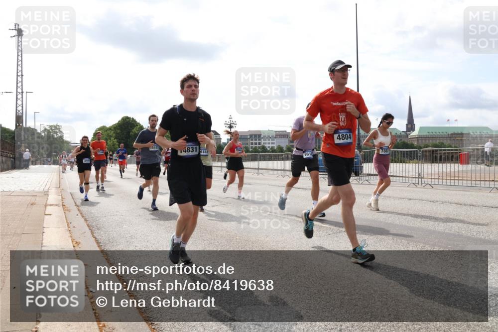 29.06.2025 - hella hamburg halbmarathon Lena Gebhardt http://msf.ph/oto/8419638 29.06.2025 10:18:15 Lombardsbrücke 12939, 12490, 5183, 14831, 5182, 161, 4804, 7883, 1159, 1160, 1234, 1268, 1325, 1554, 1622, 1641, 1820, 1982, 2087, 2147, 2335, 2634, 2931, 3125, 3138, 3321, 3482, 3977, 4123, 4383, 4710, 4738, 4804, 5004, 5290, 5611, 5733, 5909, 6270, 6332, 6533, 7094, 7160, 7641, 7649, 7838, 7882, 7883, 8067, 8128, 8248, 8341, 8607, 8799, 9222, 9539, 9586, 9658, 9717, 9734, 9748, 9798, 9834, 9844, 9964, 10174, 10332, 10509, 10659, 10687, 10908, 12498, 13341 meine-sportfotos.de