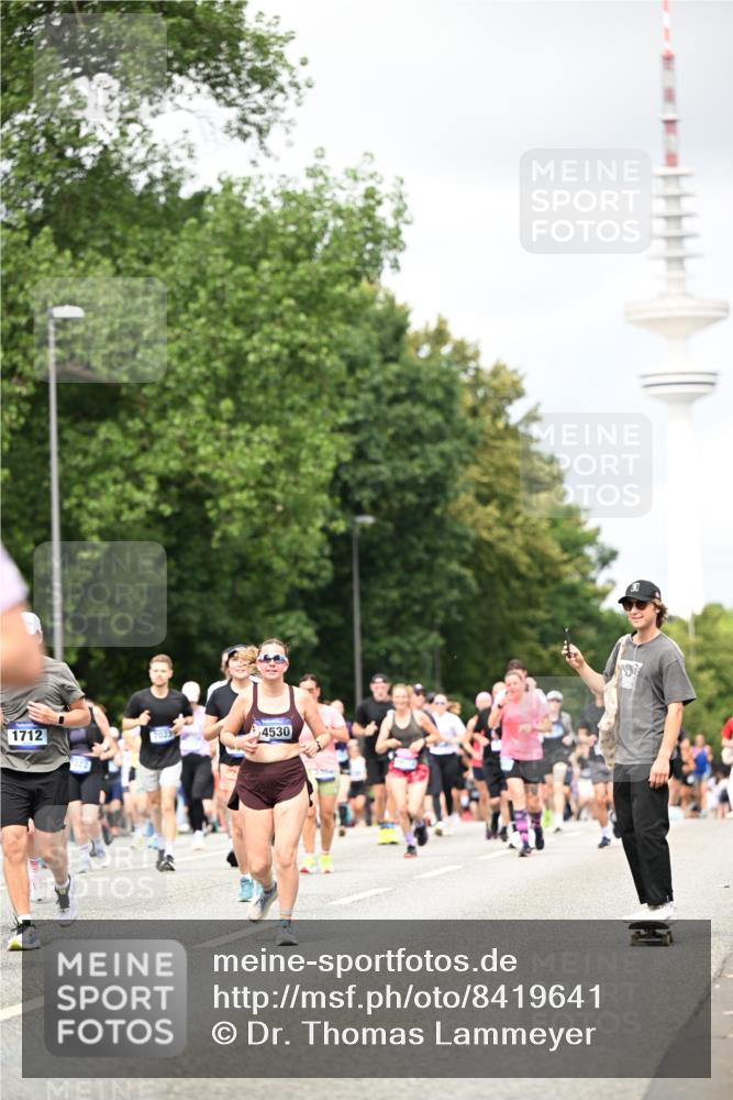29.06.2025 - hella hamburg halbmarathon Dr. Thomas Lammeyer http://msf.ph/oto/8419641 29.06.2025 10:46:31 Kennedybrücke 1039, 1648, 1712, 2069, 2974, 3276, 3326, 3459, 3568, 4329, 4385, 4541, 4735, 4736, 4885, 5432, 5671, 5942, 6137, 6153, 6320, 6450, 6726, 7022, 7023, 7968, 8004, 8014, 8162, 8163, 8712, 9588, 10181, 10532, 10872, 11011, 11017, 11098 meine-sportfotos.de