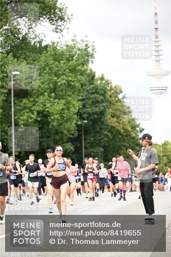 29.06.2025 - hella hamburg halbmarathon Dr. Thomas Lammeyer http://msf.ph/oto/8419655 29.06.2025 10:46:32 Kennedybrücke 1039, 1648, 1712, 2069, 2974, 3276, 3326, 3459, 3568, 4329, 4385, 4541, 4735, 4736, 4885, 5432, 5671, 5942, 6137, 6153, 6320, 6450, 6726, 7022, 7023, 7968, 8004, 8014, 8162, 8163, 8712, 9588, 10181, 10532, 10872, 11011, 11017, 11098 meine-sportfotos.de