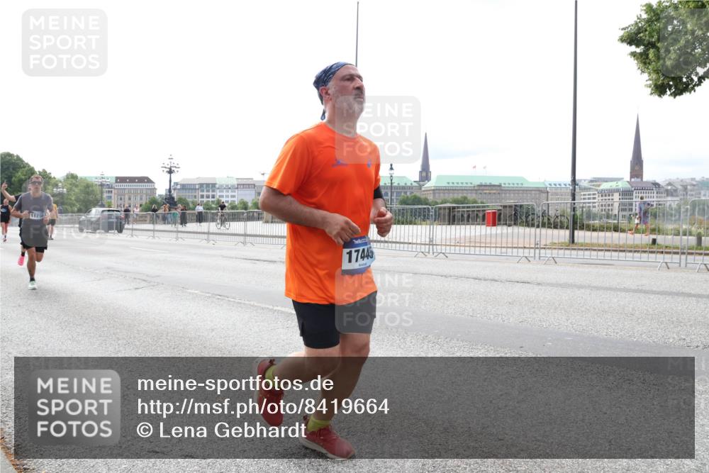 29.06.2025 - hella hamburg halbmarathon Lena Gebhardt http://msf.ph/oto/8419664 29.06.2025 10:27:26 Lombardsbrücke 11256, 17445, 1530, 1793, 2080, 2306, 2775, 3389, 4358, 4372, 5285, 5494, 5495, 5707, 5825, 6214, 6259, 6637, 7234, 7314, 7764, 7944, 7978, 8056, 8085, 8281, 9349, 10077, 10158, 10412, 10413, 10465, 11110, 11256, 11766, 12500, 13462, 14020, 14021, 14206, 15108, 15641, 16838, 17049, 17427, 17445, 17791, 18012, 18097, 18301, 18766, 18976 meine-sportfotos.de