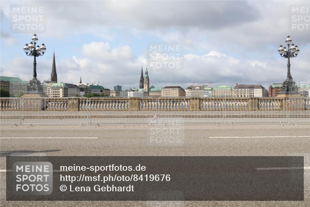 29.06.2025 - hella hamburg halbmarathon Lena Gebhardt http://msf.ph/oto/8419676 29.06.2025 08:57:38 Lombardsbrücke  meine-sportfotos.de