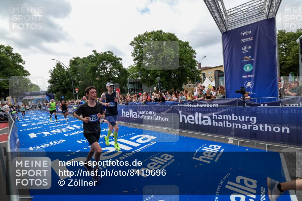29.06.2025 - hella hamburg halbmarathon Zöllner http://msf.ph/oto/8419696 29.06.2025 10:30:41 Ziel 2460, 2851, 3845, 7231, 7481, 8318, 11413, 12049, 15253, 17322, 18235 meine-sportfotos.de