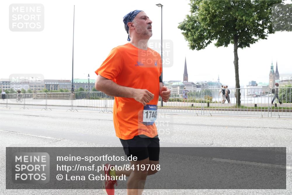 29.06.2025 - hella hamburg halbmarathon Lena Gebhardt http://msf.ph/oto/8419708 29.06.2025 10:27:26 Lombardsbrücke 17445, 1530, 1793, 2080, 2306, 2775, 3389, 4358, 4372, 5285, 5494, 5495, 5707, 5825, 6214, 6259, 6637, 7234, 7314, 7764, 7944, 7978, 8056, 8085, 8281, 9349, 10077, 10158, 10412, 10413, 10465, 11110, 11256, 11766, 12500, 13462, 14020, 14021, 14206, 15108, 15641, 16838, 17049, 17427, 17445, 17791, 18012, 18097, 18301, 18766, 18976 meine-sportfotos.de