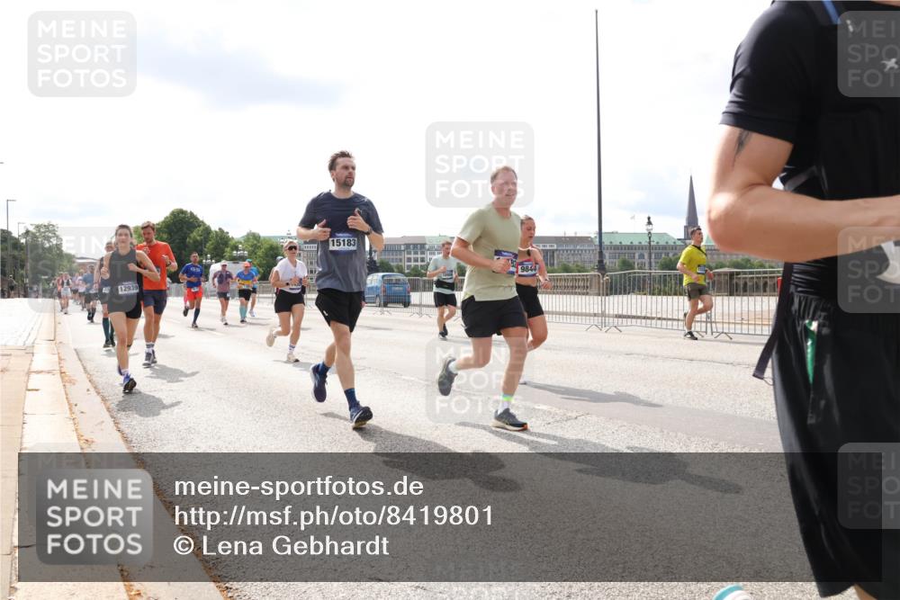 29.06.2025 - hella hamburg halbmarathon Lena Gebhardt http://msf.ph/oto/8419801 29.06.2025 10:18:16 Lombardsbrücke 20, 12939, 15183, 9844, 1159, 1160, 1234, 1268, 1325, 1554, 1622, 1641, 1820, 1982, 2087, 2147, 2335, 2634, 2703, 2931, 3125, 3138, 3202, 3321, 3482, 3977, 4123, 4383, 4710, 4738, 4804, 5004, 5290, 5611, 5733, 5909, 6270, 6332, 6533, 7094, 7160, 7454, 7641, 7649, 7838, 7882, 7883, 8067, 8128, 8248, 8341, 8607, 8799, 9222, 9539, 9586, 9658, 9717, 9734, 9748, 9798, 9834, 9844, 9964, 10172, 10174, 10332, 10509, 10659, 10687, 10908, 12498, 12541, 13341 meine-sportfotos.de