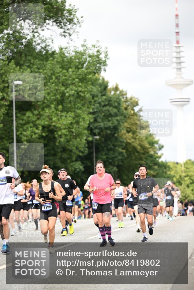 29.06.2025 - hella hamburg halbmarathon Dr. Thomas Lammeyer http://msf.ph/oto/8419802 29.06.2025 10:46:38 Kennedybrücke 1039, 1648, 1712, 2069, 2974, 3276, 3326, 3459, 3568, 4329, 4385, 4541, 4680, 4735, 4736, 4885, 5419, 5432, 5671, 6137, 6153, 6320, 6450, 7022, 7023, 7040, 7043, 7968, 8004, 8014, 8162, 8163, 8712, 10532, 10623, 10842, 10872, 11098 meine-sportfotos.de