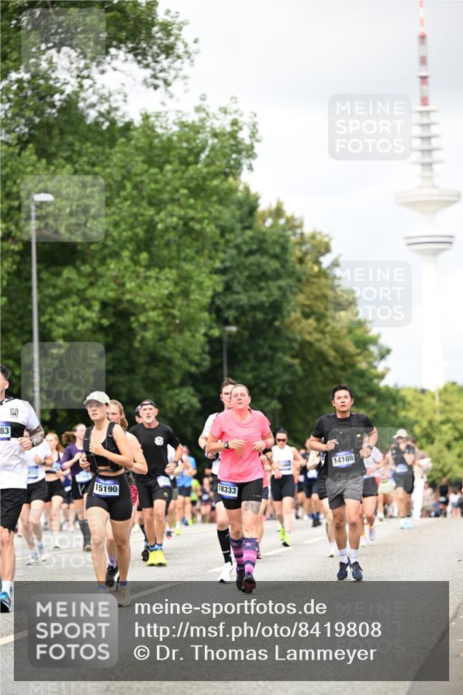 29.06.2025 - hella hamburg halbmarathon Dr. Thomas Lammeyer http://msf.ph/oto/8419808 29.06.2025 10:46:38 Kennedybrücke 1039, 1648, 1712, 2069, 2974, 3276, 3326, 3459, 3568, 4329, 4385, 4541, 4680, 4735, 4736, 4885, 5419, 5432, 5671, 6137, 6153, 6320, 6450, 7022, 7023, 7040, 7043, 7968, 8004, 8014, 8162, 8163, 8712, 10532, 10623, 10842, 10872, 11098 meine-sportfotos.de
