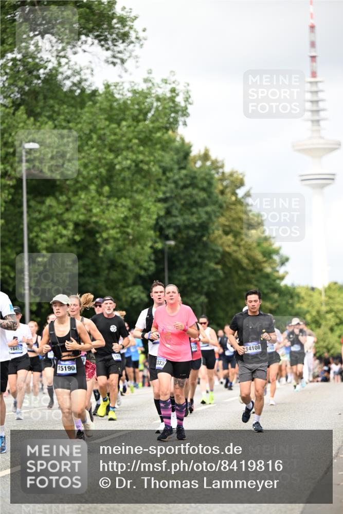 29.06.2025 - hella hamburg halbmarathon Dr. Thomas Lammeyer http://msf.ph/oto/8419816 29.06.2025 10:46:38 Kennedybrücke 1039, 1648, 1712, 2069, 2974, 3276, 3326, 3459, 3568, 4329, 4385, 4541, 4680, 4735, 4736, 4885, 5419, 5432, 5671, 6137, 6153, 6320, 6450, 7022, 7023, 7040, 7043, 7968, 8004, 8014, 8162, 8163, 8712, 10532, 10623, 10842, 10872, 11098 meine-sportfotos.de