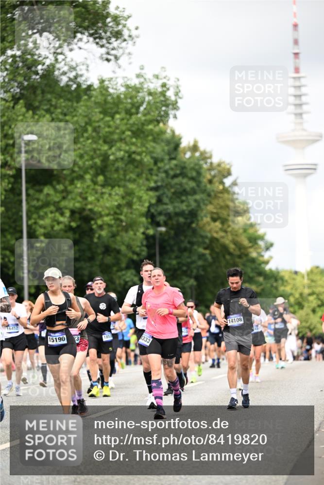 29.06.2025 - hella hamburg halbmarathon Dr. Thomas Lammeyer http://msf.ph/oto/8419820 29.06.2025 10:46:38 Kennedybrücke 1039, 1648, 1712, 2069, 2974, 3276, 3326, 3459, 3568, 4329, 4385, 4541, 4680, 4735, 4736, 4885, 5419, 5432, 5671, 6137, 6153, 6320, 6450, 7022, 7023, 7040, 7043, 7968, 8004, 8014, 8162, 8163, 8712, 10532, 10623, 10842, 10872, 11098 meine-sportfotos.de