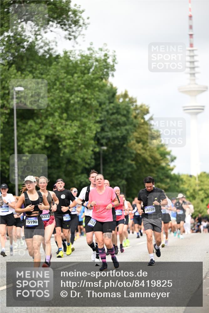 29.06.2025 - hella hamburg halbmarathon Dr. Thomas Lammeyer http://msf.ph/oto/8419825 29.06.2025 10:46:39 Kennedybrücke 1039, 1648, 1712, 2069, 2974, 3276, 3326, 3459, 3568, 4329, 4385, 4541, 4680, 4735, 4736, 4885, 5419, 5432, 5671, 6153, 6320, 6450, 7022, 7023, 7040, 7043, 7968, 8004, 8014, 8162, 8163, 8712, 9644, 10532, 10623, 10842, 10872, 11098 meine-sportfotos.de