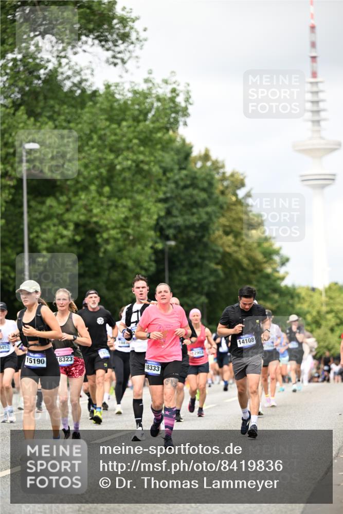 29.06.2025 - hella hamburg halbmarathon Dr. Thomas Lammeyer http://msf.ph/oto/8419836 29.06.2025 10:46:39 Kennedybrücke 1039, 1648, 1712, 2069, 2974, 3276, 3326, 3459, 3568, 4329, 4385, 4541, 4680, 4735, 4736, 4885, 5419, 5432, 5671, 6153, 6320, 6450, 7022, 7023, 7040, 7043, 7968, 8004, 8014, 8162, 8163, 8712, 9644, 10532, 10623, 10842, 10872, 11098 meine-sportfotos.de