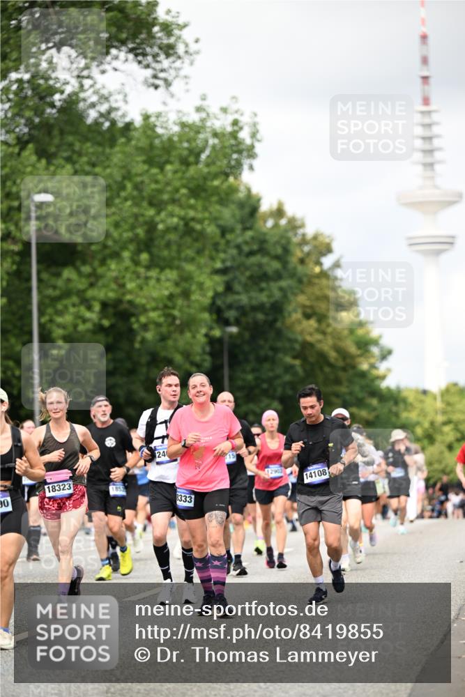 29.06.2025 - hella hamburg halbmarathon Dr. Thomas Lammeyer http://msf.ph/oto/8419855 29.06.2025 10:46:39 Kennedybrücke 1039, 1648, 1712, 2069, 2974, 3276, 3326, 3459, 3568, 4329, 4385, 4541, 4680, 4735, 4736, 4885, 5419, 5432, 5671, 6153, 6320, 6450, 7022, 7023, 7040, 7043, 7968, 8004, 8014, 8162, 8163, 8712, 9644, 10532, 10623, 10842, 10872, 11098 meine-sportfotos.de