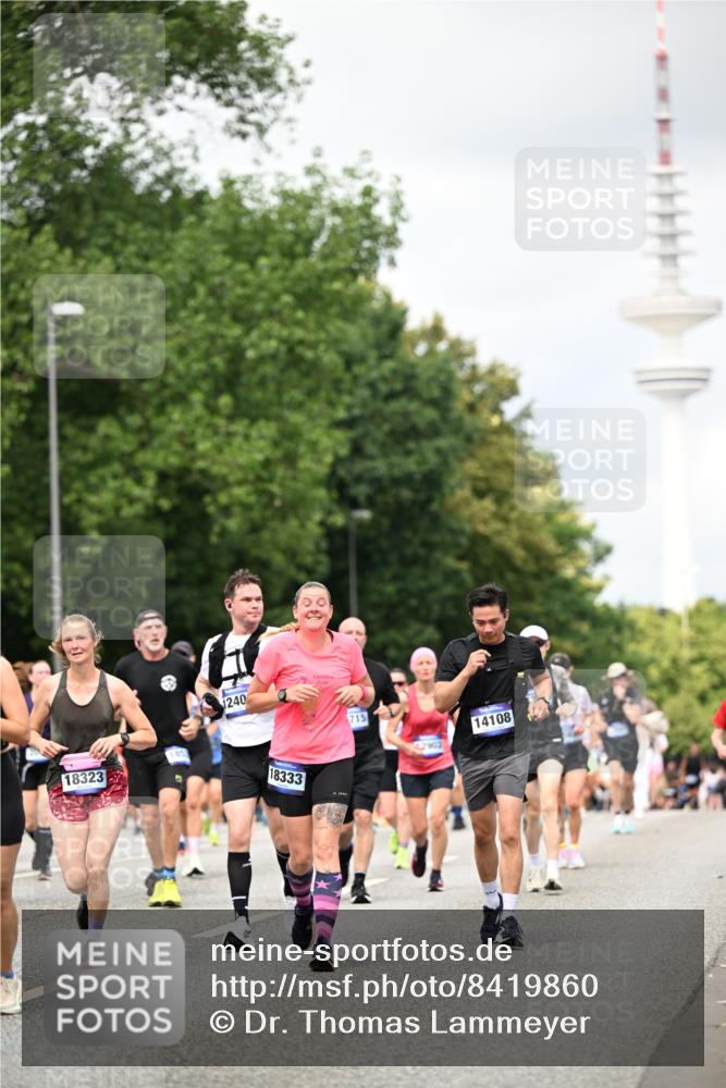 29.06.2025 - hella hamburg halbmarathon Dr. Thomas Lammeyer http://msf.ph/oto/8419860 29.06.2025 10:46:39 Kennedybrücke 1039, 1648, 1712, 2069, 2974, 3276, 3326, 3459, 3568, 4329, 4385, 4541, 4680, 4735, 4736, 4885, 5419, 5432, 5671, 6153, 6320, 6450, 7022, 7023, 7040, 7043, 7968, 8004, 8014, 8162, 8163, 8712, 9644, 10532, 10623, 10842, 10872, 11098 meine-sportfotos.de