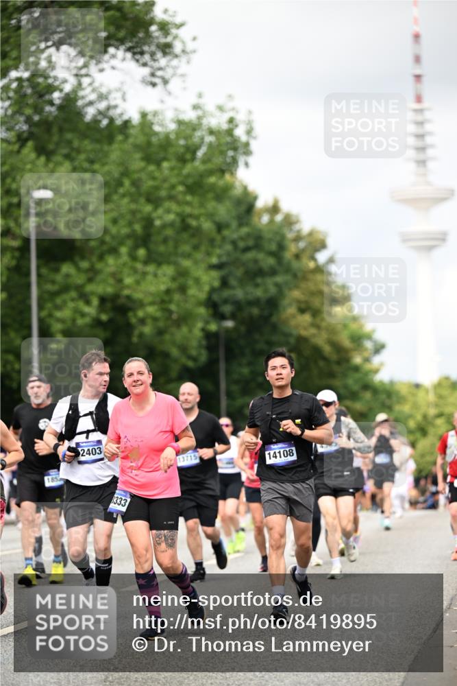 29.06.2025 - hella hamburg halbmarathon Dr. Thomas Lammeyer http://msf.ph/oto/8419895 29.06.2025 10:46:41 Kennedybrücke 1039, 1712, 1752, 2069, 2134, 2974, 3276, 3326, 3568, 4329, 4385, 4541, 4680, 4735, 4736, 4885, 5419, 5432, 5671, 6136, 6153, 6320, 7022, 7023, 7040, 7043, 8004, 8014, 8163, 8712, 9644, 10532, 10623, 10842, 10872, 11074, 11075 meine-sportfotos.de