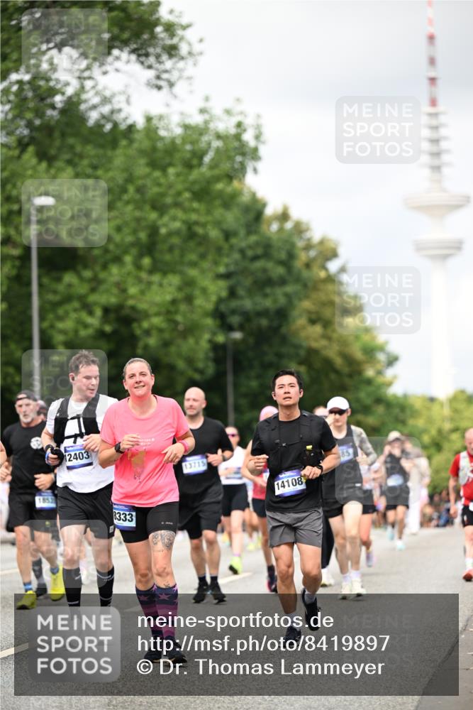 29.06.2025 - hella hamburg halbmarathon Dr. Thomas Lammeyer http://msf.ph/oto/8419897 29.06.2025 10:46:41 Kennedybrücke 1039, 1712, 1752, 2069, 2134, 2974, 3276, 3326, 3568, 4329, 4385, 4541, 4680, 4735, 4736, 4885, 5419, 5432, 5671, 6136, 6153, 6320, 7022, 7023, 7040, 7043, 8004, 8014, 8163, 8712, 9644, 10532, 10623, 10842, 10872, 11074, 11075 meine-sportfotos.de