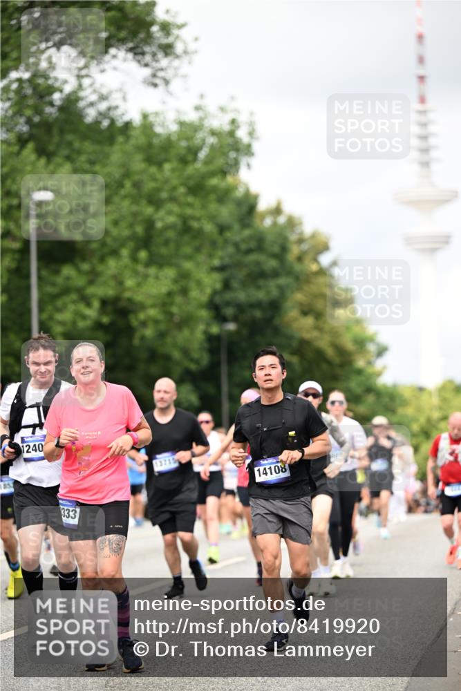 29.06.2025 - hella hamburg halbmarathon Dr. Thomas Lammeyer http://msf.ph/oto/8419920 29.06.2025 10:46:41 Kennedybrücke 1039, 1712, 1752, 2069, 2134, 2974, 3276, 3326, 3568, 4329, 4385, 4541, 4680, 4735, 4736, 4885, 5419, 5432, 5671, 6136, 6153, 6320, 7022, 7023, 7040, 7043, 8004, 8014, 8163, 8712, 9644, 10532, 10623, 10842, 10872, 11074, 11075 meine-sportfotos.de