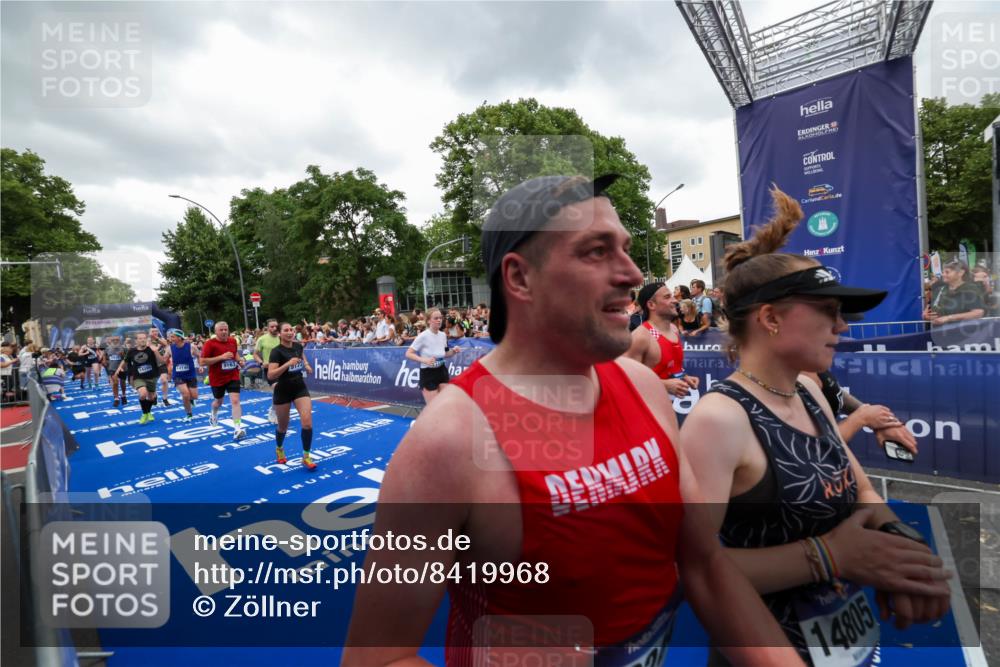 29.06.2025 - hella hamburg halbmarathon Zöllner http://msf.ph/oto/8419968 29.06.2025 10:52:54 Ziel 1257, 1258, 1657, 2099, 2444, 2814, 2910, 4557, 4558, 5077, 5169, 5194, 8139, 8172, 8720, 8955, 9065, 9163, 10724, 10811, 11217, 11992, 14198, 14286, 14805, 17198, 19244 meine-sportfotos.de