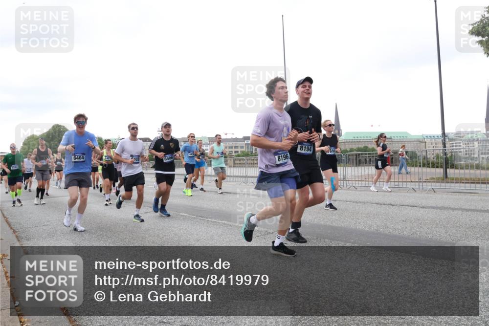 29.06.2025 - hella hamburg halbmarathon Lena Gebhardt http://msf.ph/oto/8419979 29.06.2025 10:52:20 Lombardsbrücke 6404, 14215, 5262, 403, 6406, 4436, 8196, 8194, 691, 1418, 1826, 1978, 2420, 2528, 2983, 3038, 3140, 3645, 4087, 4273, 4436, 4598, 4606, 4815, 5062, 5262, 5360, 6386, 6403, 6404, 6406, 6456, 6671, 6985, 7511, 7682, 7690, 7691, 7735, 7812, 8194, 8196, 8250, 8251, 8621, 9068, 9070, 9103, 9368, 9460, 9730, 9731, 10080, 10296, 10342, 10392, 10533, 10634, 10673, 10884, 10928, 11084, 11101, 11126, 11127, 11297, 11375, 11736, 11899, 11974, 12546, 12558 meine-sportfotos.de