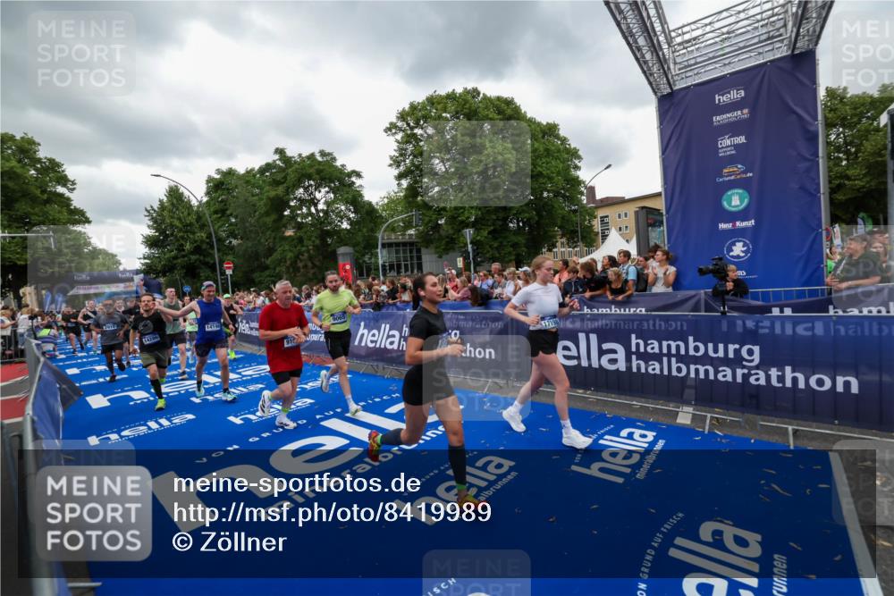 29.06.2025 - hella hamburg halbmarathon Zöllner http://msf.ph/oto/8419989 29.06.2025 10:52:55 Ziel 1257, 1258, 1657, 2099, 2444, 2814, 2910, 4557, 4558, 4770, 5077, 5169, 8139, 8172, 8720, 8955, 9065, 9163, 10724, 10811, 11217, 11992, 14198, 14286, 17198 meine-sportfotos.de