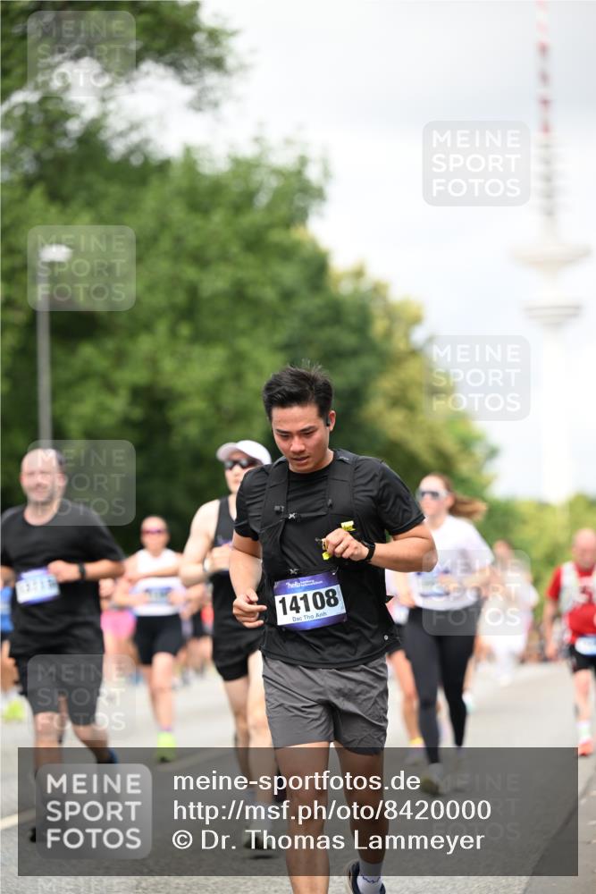 29.06.2025 - hella hamburg halbmarathon Dr. Thomas Lammeyer http://msf.ph/oto/8420000 29.06.2025 10:46:44 Kennedybrücke 1039, 1712, 1752, 2069, 2134, 2974, 3276, 3326, 3568, 4329, 4385, 4541, 4680, 4735, 4736, 5419, 5432, 5671, 6136, 6153, 6320, 6828, 7022, 7023, 7040, 7043, 7260, 8014, 8712, 9644, 10532, 10623, 10842, 11074, 11075 meine-sportfotos.de