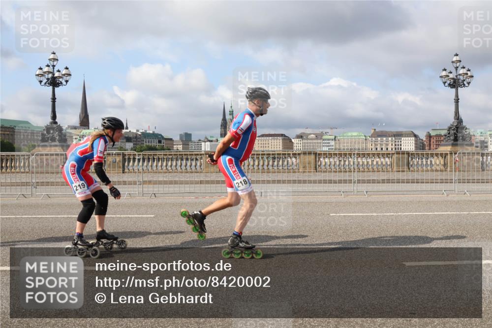 29.06.2025 - hella hamburg halbmarathon Lena Gebhardt http://msf.ph/oto/8420002 29.06.2025 08:57:39 Lombardsbrücke 219, 218 meine-sportfotos.de